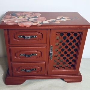 Floral Jewelry Box with Lattice Door